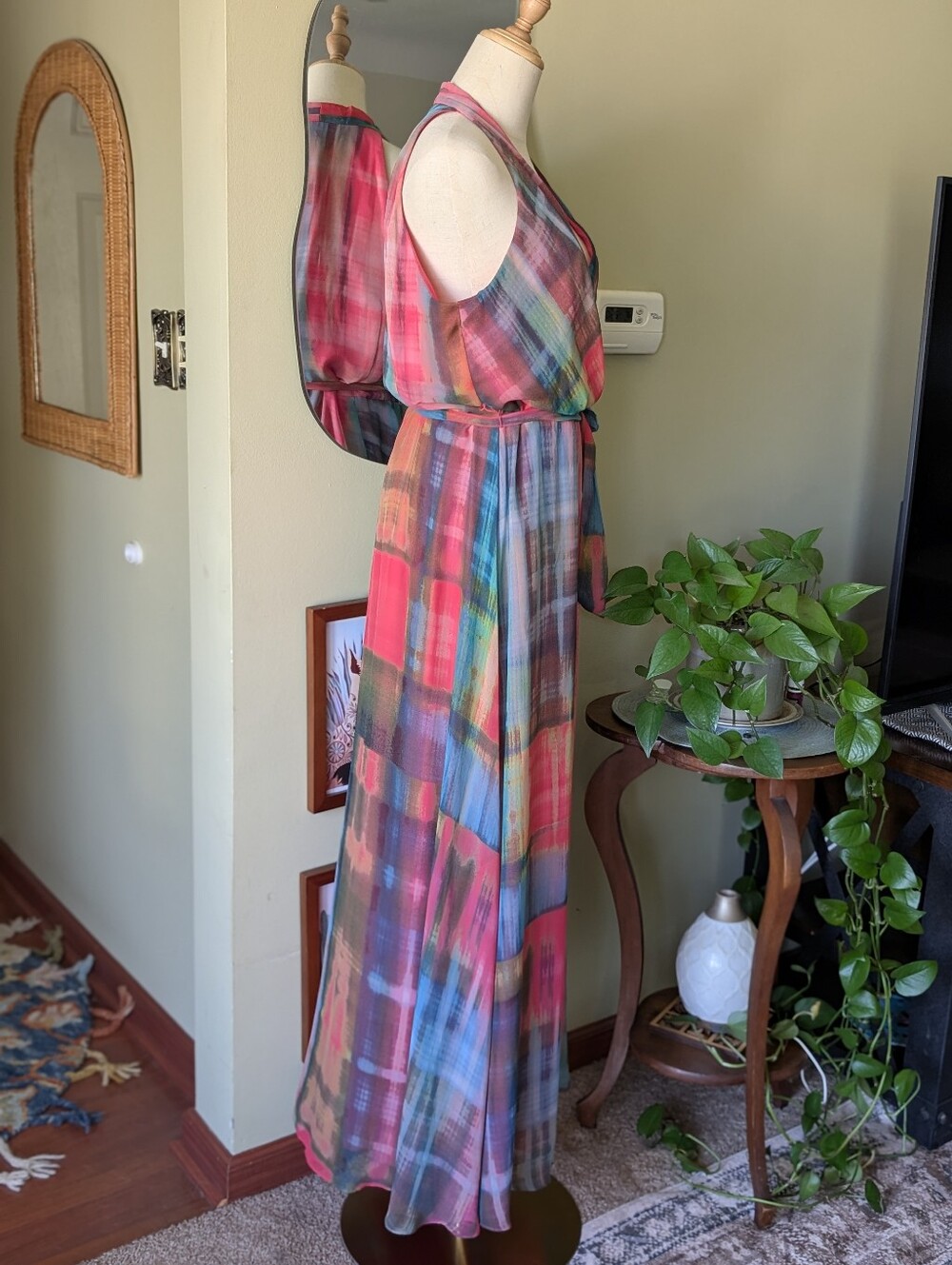 Plus Size Tie Dye Maxi Dress - Picture 14 of 16